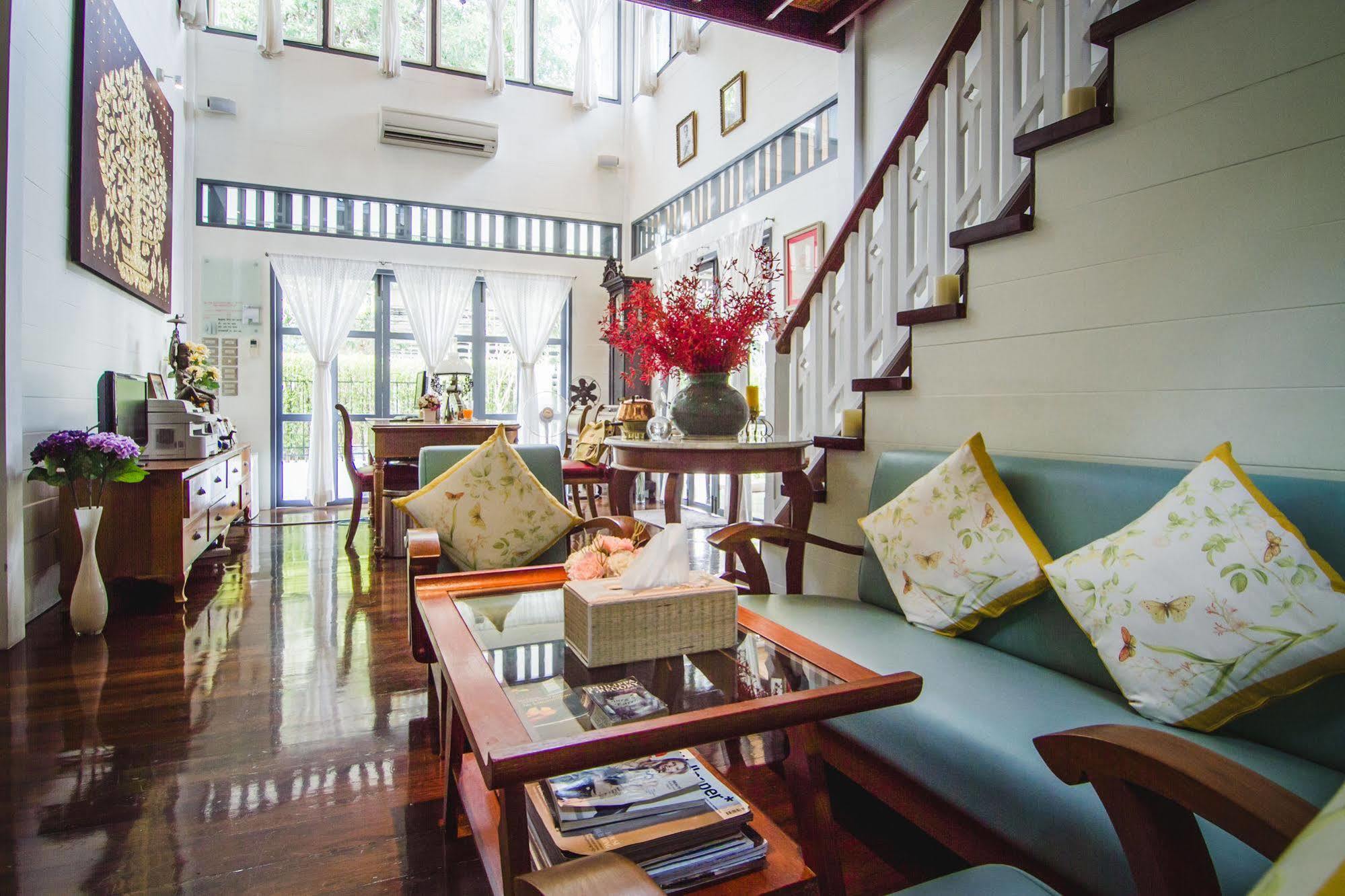 Hotel Baan Noppawong Bangkok Exterior foto